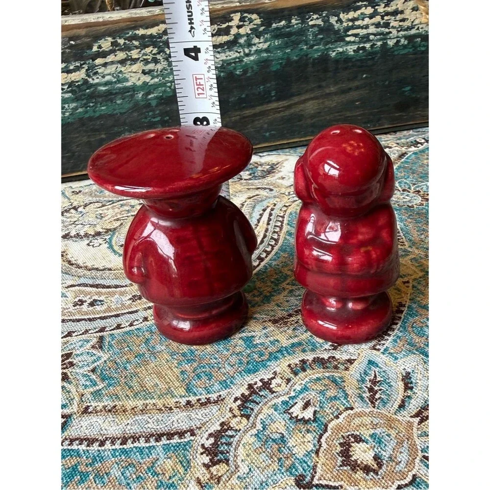 Red Asian Figurine Salt Pepper Shakers Ceramic Glaze Pair Japan Vintage